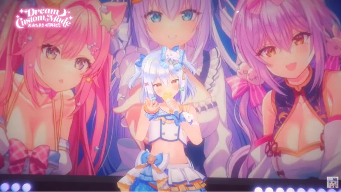 たまきくんの『夜に駆ける』『群青』のMVを今でも定期的に見るくらい好きなんだけどたまきくんの歌うYOASOBIさんの曲本当に感情が揺さぶられる。MVもすごい良かった…プレミアム公開も楽しみです。#犬山たまき4周年 