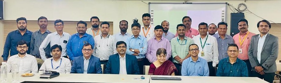 Sadhan1999's tweet photo. We are glad to share that Sa-Dhan organized a state member's meet in Ahmedabad, on 22nd Sep. 26 officials from 17 institutions such as #MFIs & #SFBs attended the meet. Along with other seniormost officials of MFIs, CEOs from #SEWABank, #Ananya #Prayas #FWWB attended the meeting. https://t.co/2ZYD1sN7JI