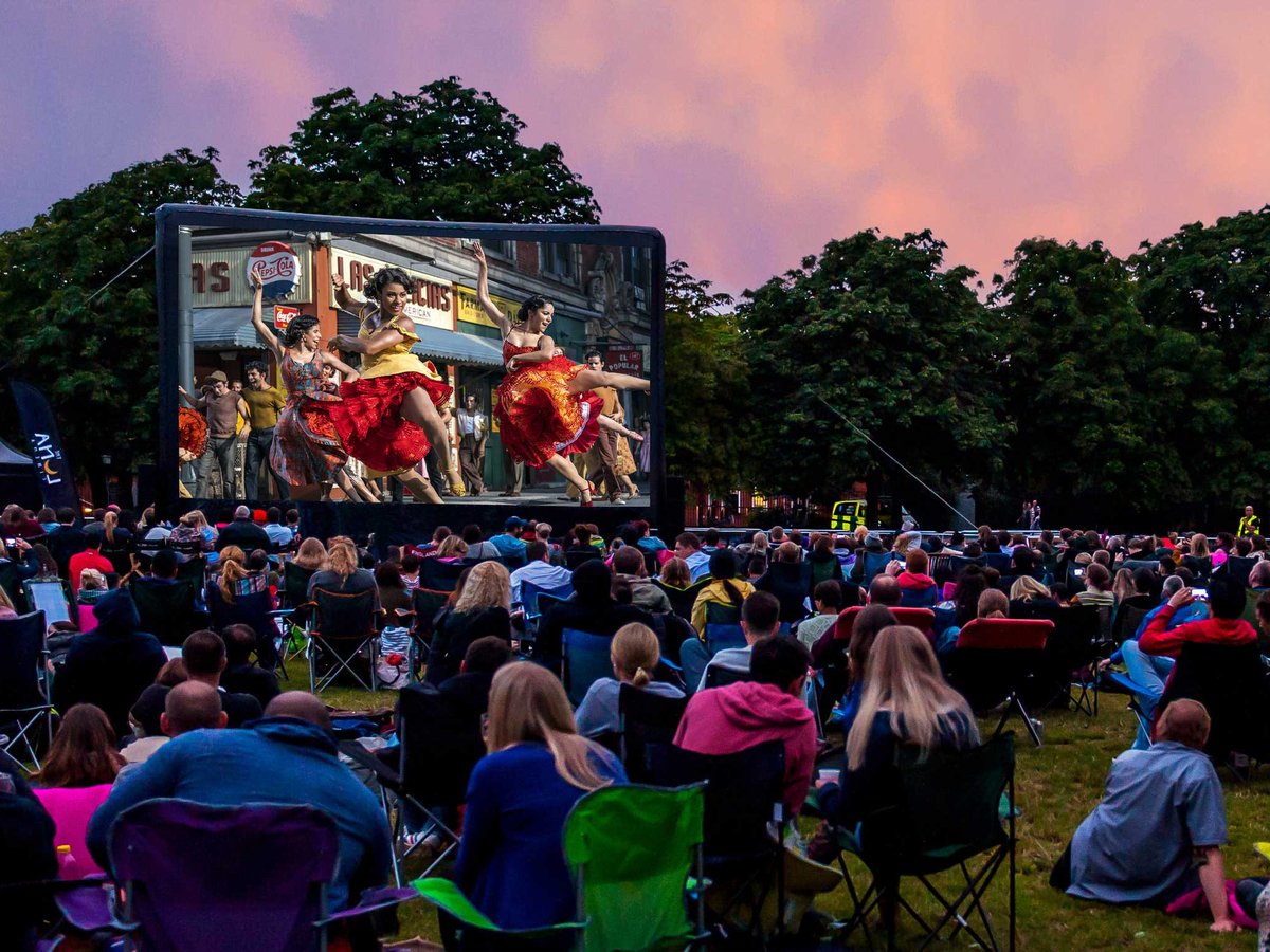 .@TheLunaCinema is bringing the big screen to Longleat this weekend! There's plenty of movie magic to enjoy with West Side Story, Grease and Harry Potter and the Philosopher's Stone. Limited tickets are still available here: bit.ly/3usK6RS