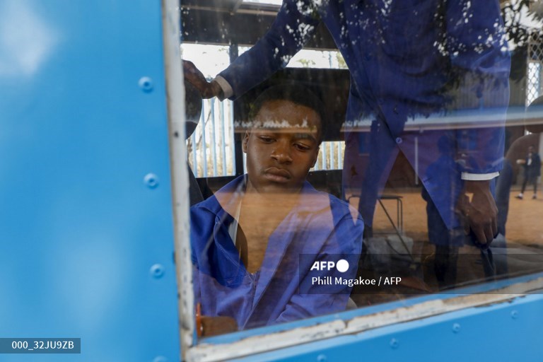 #SouthAfrica - Students innovate solar train as power cuts persist. 
📷 Phill MAGAKOE #AFP