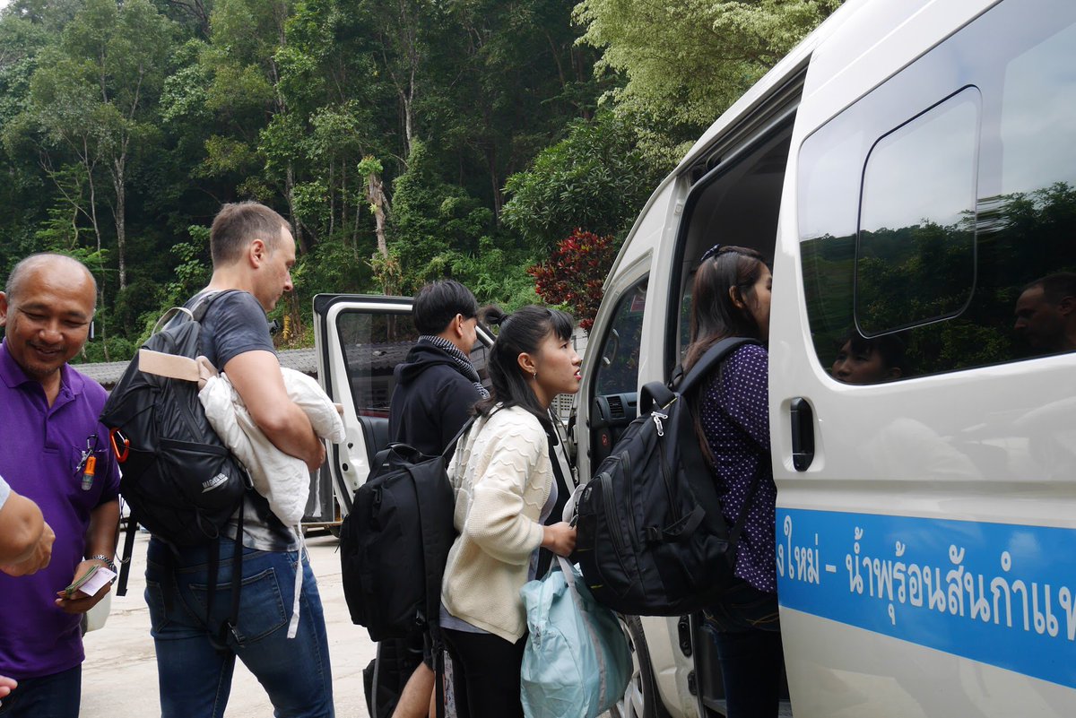 vanhotsprings's tweet photo. 4 เดือน ไฮซีซั่น #จองด่วนก่อนเต็ม

นั่ง #รถตู้ประจำทาง 🚎ไปเที่ยวกัน

- #แม่กำปอง คนละ 150 บาท🌳🏡
- #ม่อนแจ่ม คนละ 150 บาท🌺🌸
- #ดอยอินทนนท์  คนละ 200 บาท #ดอยอินทนนท์ #monjam #ม่อนแจ่ม #maekampong #แม่กำปอง #รีวิวเชียงใหม่ #reviewchiangmai #travel #เชียงใหม่ #chiangmai https://t.co/dxiHyyC3NL