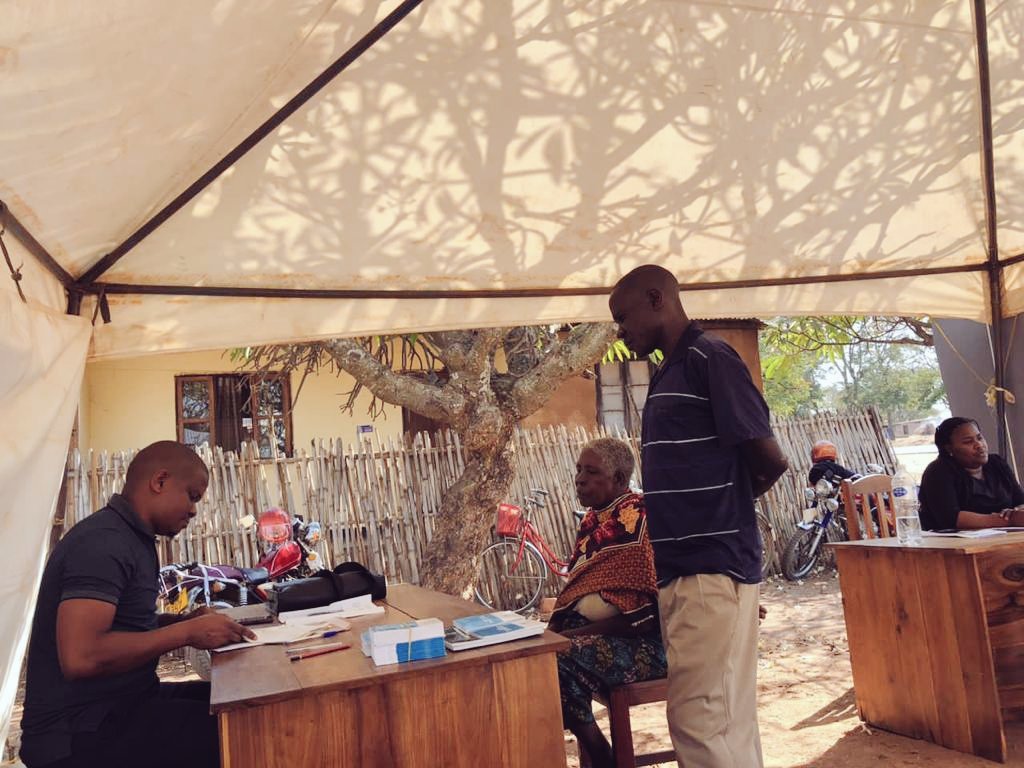 humanrightstz's tweet photo. Huduma za Msaada wa #Kisheria zinazotolewa na #Kituo cha #Sheria na #Haki za #Binadamu (#LHRC) zinaendelea katika #Halmashauri ya #Manispaa ya #Mpanda ofisi za kata ya Makanyagio.
#Miaka27YaLHRC https://t.co/vXT98atYbN