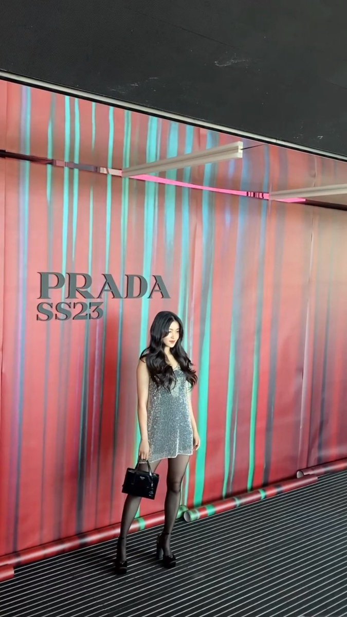 Onlytaeri_0424's tweet photo. 대ㅁ��� 프라다 그 잡채 김태리 ㅠㅠ https://t.co/gu80atUXQD