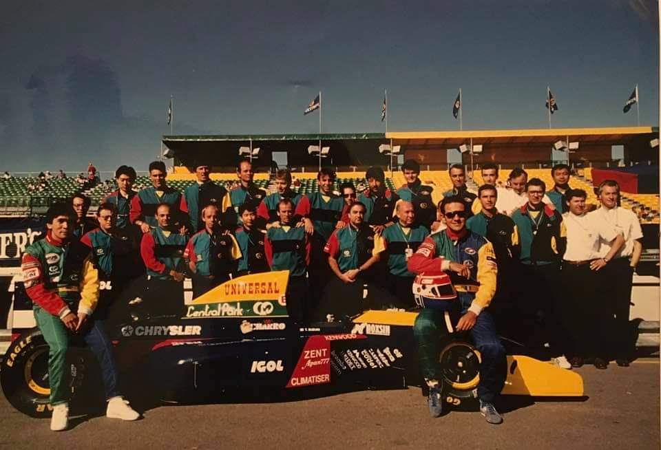 Fra55oni's tweet photo. #Larrousse #LH93 crew at the end of 1993 #F1 season: drivers #ErikComas and #ToshioSuzuki 🌈🏁
@UnracedF1 @1990sF1 @_F1_Retro @F1Memories @mom4i @LarrousseF1 @MatteoLandi10 @elledinicola
🔜 #MotorphoneTV
Photo courtesy #PhilippeLeloup https://t.co/pAwvJ2J0I1