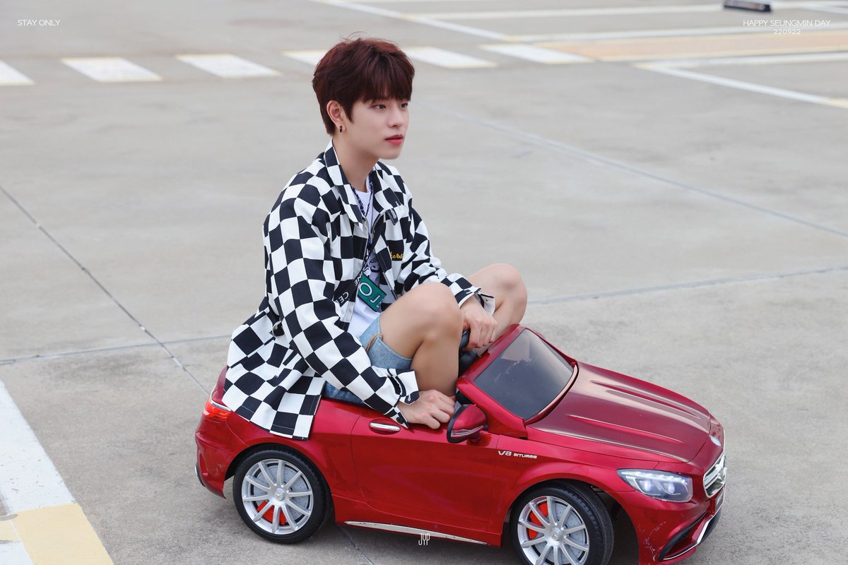 gaeul2200's tweet photo. 🐶HAPPY SEUNGMIN DAY🐶 https://t.co/KqKGpI6xIv