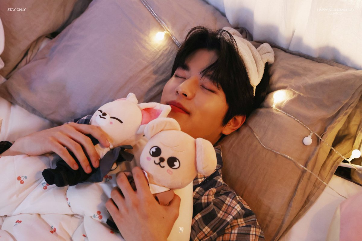 gaeul2200's tweet photo. 🐶HAPPY SEUNGMIN DAY🐶 https://t.co/KqKGpI6xIv