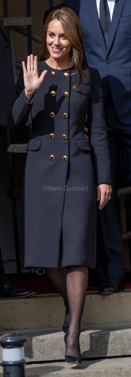 markacuthbert's tweet photo. Prince William, Prince of Wales and Catherine, Princess of Wales meet and thank volunteers and operational staff who helped with the Committal Service at Windsor Castle for HM Queen Elizabeth ll. #royal #windsor #PrincessCatherine #PrincessofWales #PrinceofWales https://t.co/NteEVPsaX6
