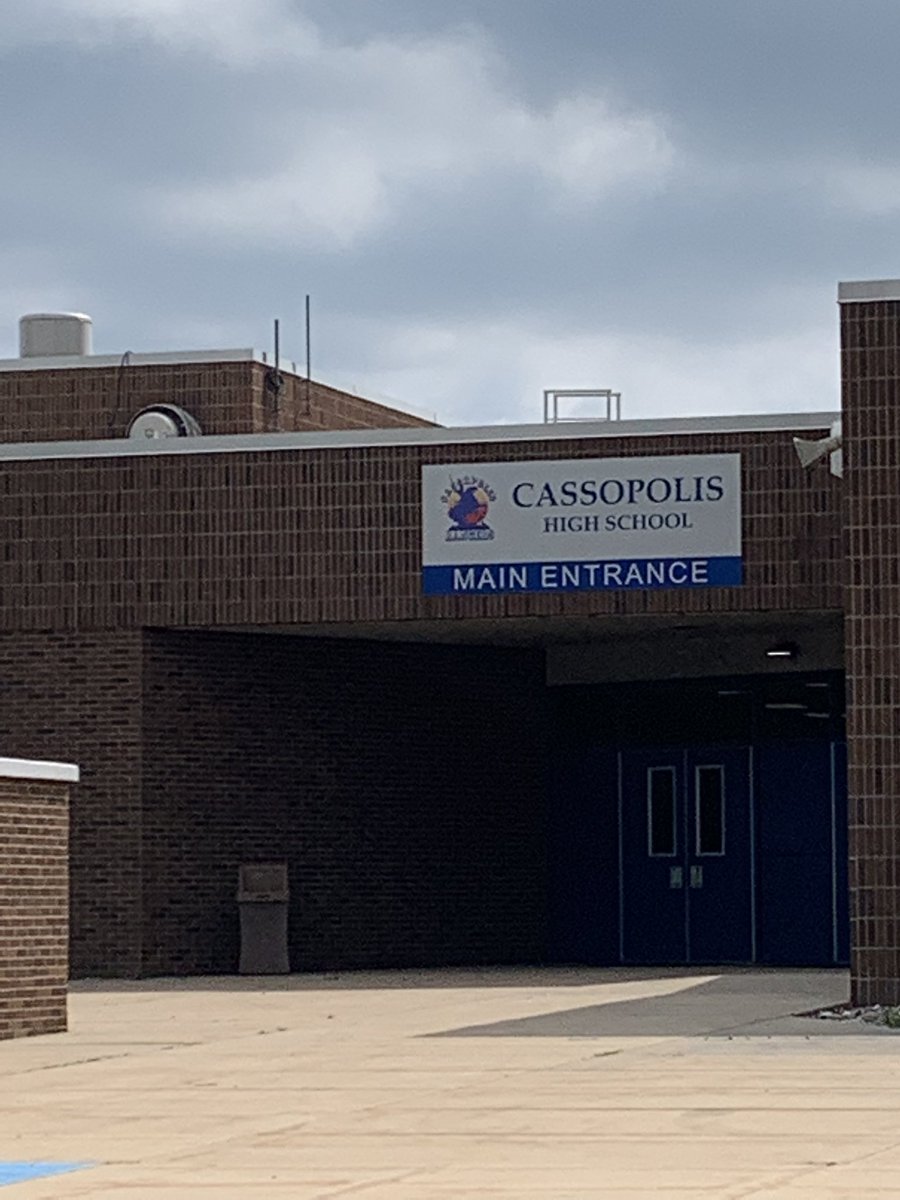 inGuddal's tweet photo. Today I met some of the young talents in Cassopolis High School. We sure hope to see many of you as operators or engineers at our recycling plant in a few years! #Cassopolis RoboRangers  #recycling https://t.co/qwxXdSsIud