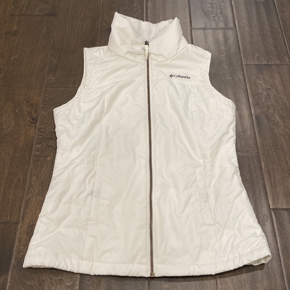 ShemikaFord3's tweet photo. So good I had to share! Check out all the items I'm loving on @Poshmarkapp from @PinkCactusPosh #poshmark #fashion #style #shopmycloset #columbia #bananarepublic: https://t.co/uCdxgn79bJ https://t.co/mxf0hjsR8k