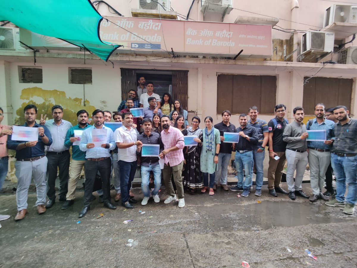 Vikaskumarmeen8's tweet photo. #fight_for_dignity

Death with dignity is better than life with humiliation.
@bankofbaroda 
#PMOIndia 
#RBI
SAY NO TO INHUMAN BEHAVIOUR https://t.co/JP8Lqgu4Zn