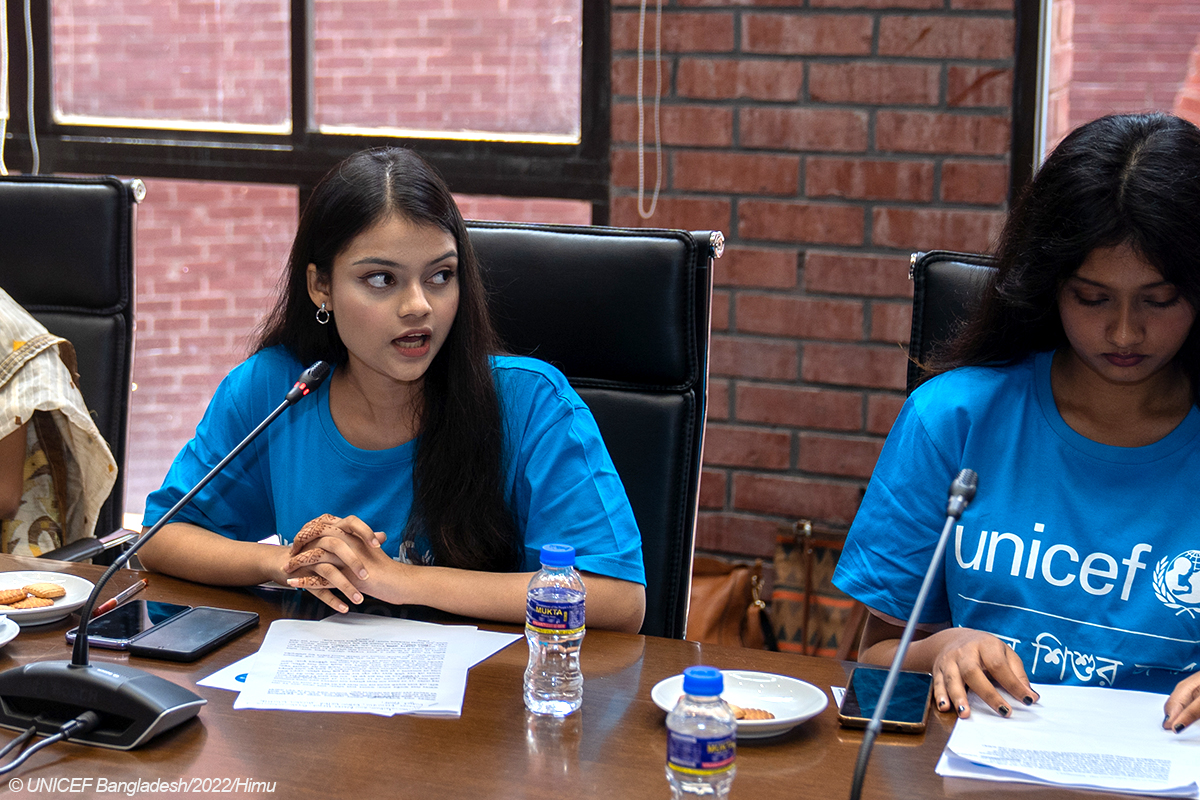 UNICEFBD's tweet photo. Today child parliamentarians joined UNICEF Representative to Bangladesh Mr. Sheldon Yett to talk about increasing investment in children and universal health care with the Parliamentary Caucus on Child Rights. 🙌 https://t.co/av6xpPYlGe