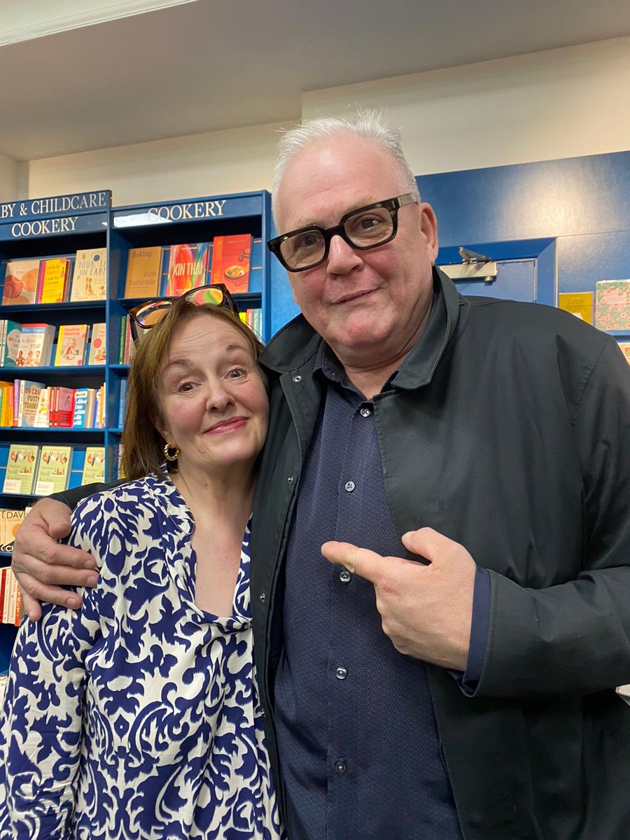 barrymcilheney's tweet photo. Back in the old neighbourhood with @lickedspoon and her fab new book. So lovely to see so many old faces such as @jamieklingler and @En_croute and @Nndroid and @vicki_leaks in the house #notesfromasmallkitchenisland #stokey #n16 https://t.co/xldXcpbEhE