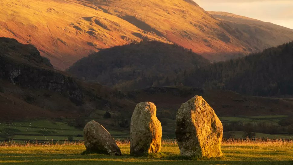 SerbianFairy's tweet photo. Happy Autumn Equinox! I enjoyed reading this article that busts astronomical myths about it: https://t.co/5JYtJHB5gf

#AutumnEquinox https://t.co/Q1lhBEpcXX