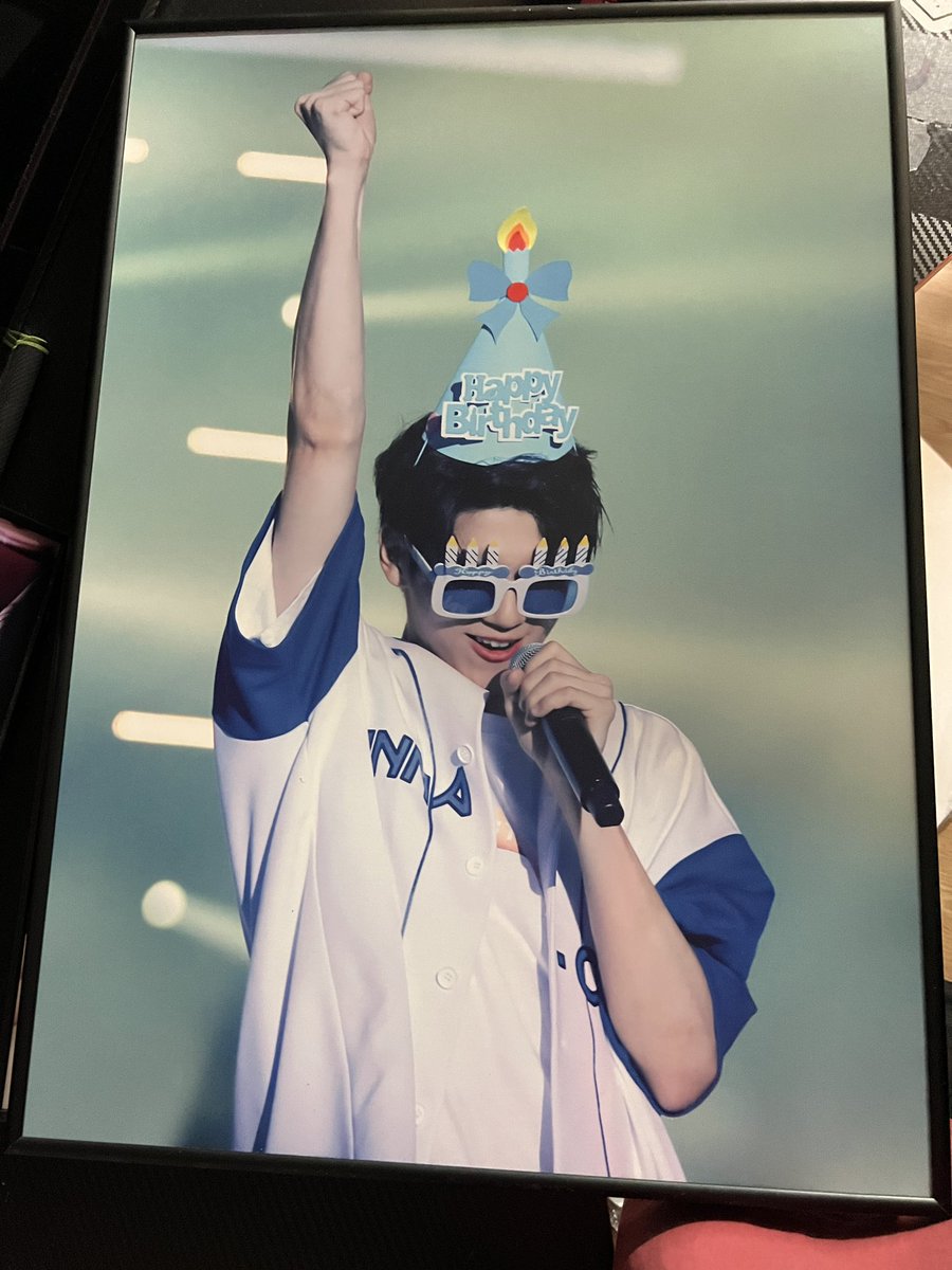 yu__nye's tweet photo. 옹성우 액자 양도해요
825원 💕
목동역/신서고 앞에서 드려요~! https://t.co/LmGcuK5dAz
