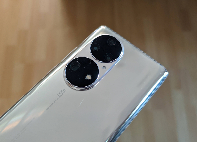 ChTechnium's tweet photo. Das HUAWEI P50 Pro hat ein hochauflösendes 120 Hz-Display sowie eine grosse 50 MP Ultra Vision Kamera. Das Gerät glänzt zudem mit 66W Schnellladefunktion und ausdauerndem Akku, kommt jedoch ohne Google Dienste.  #Android #Huawei #HUAWEIP50Pro

https://t.co/tVWl4ZYwWq https://t.co/IPE7bOkj7f