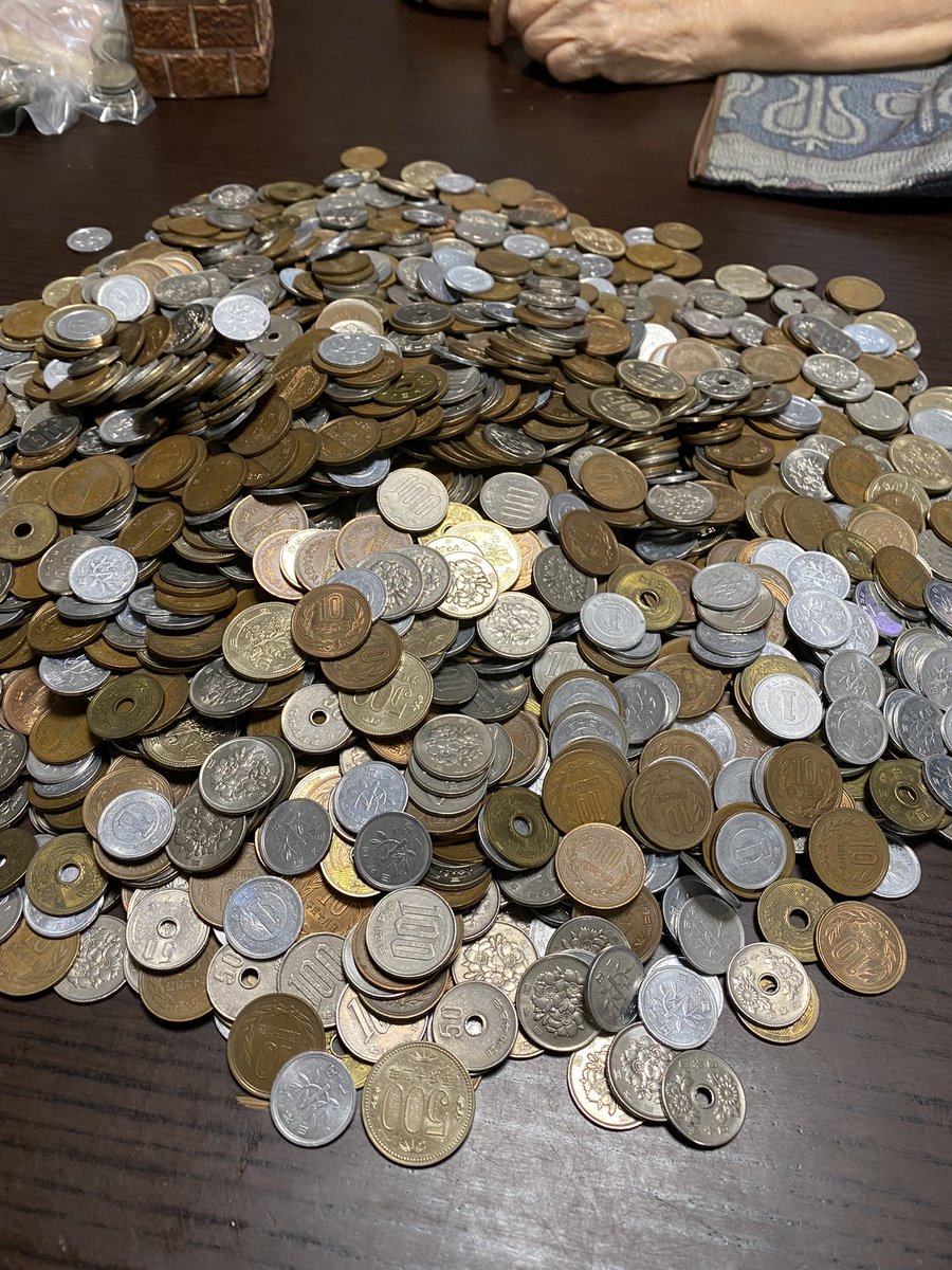 _sas_swat's tweet photo. #チームマジキチ
10年貯めた小銭
154,355円 https://t.co/KyfG79EJ3V