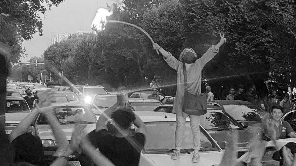 mohamedhemish's tweet photo. In Iran &amp; Ecuador, women are protesting  in light of 2 horrific femicides.

In both cases the women were murdered by police &amp; in police spaces.

Femicides have no region nor religion. It’s patriarchy manifesting itself in various ways to kill women

#مهسا_امینی
#MariaBelenBernal https://t.co/YGYeo6ak6C