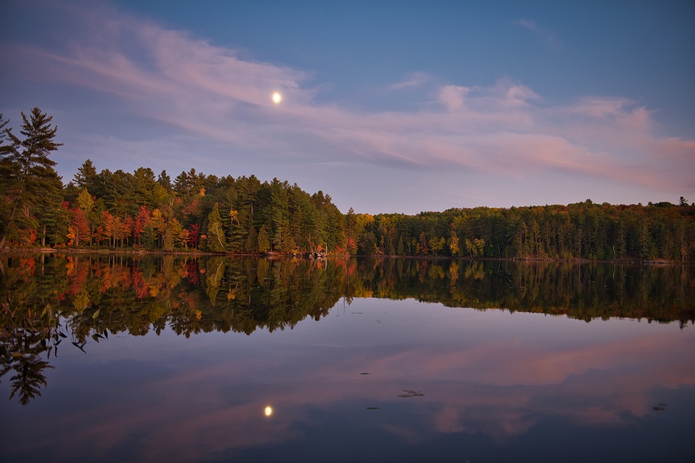 It’s the first day of fall! 🍂🍁🌻 Although days are beginning to shorten, there’s still plenty of time to get outside and experience all of Ontario’s most magnificent season. #AutumnEquinox #FallColours