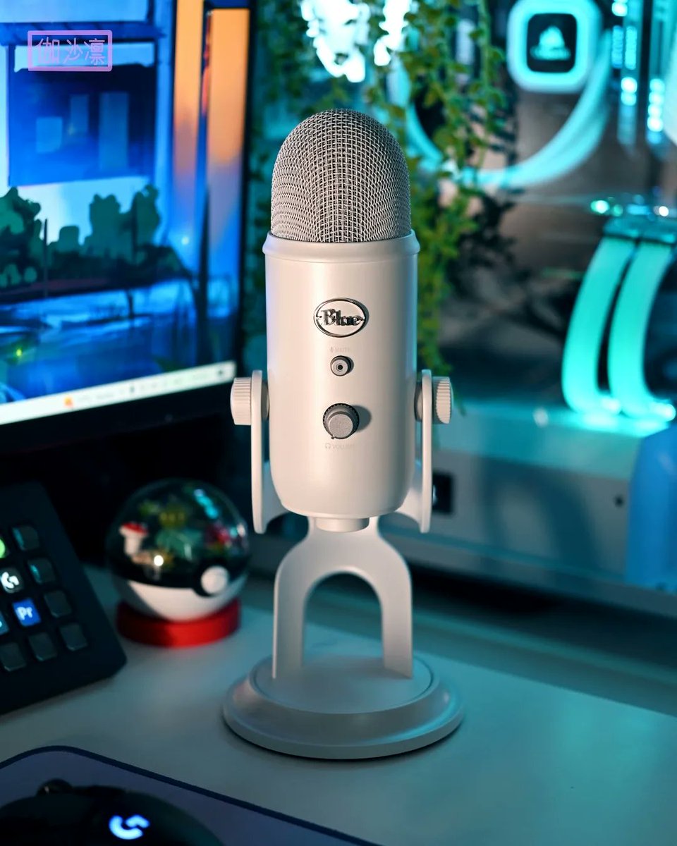 LeftysLair's tweet photo. White Mist Yeti 🥵
#ad #PlayYourWay #bluemic #blueyetimic #Yeti #blueyeti #logitech #logitechG #gaming #gamer #whitemist #pcsetup https://t.co/gjN2qLJXjH