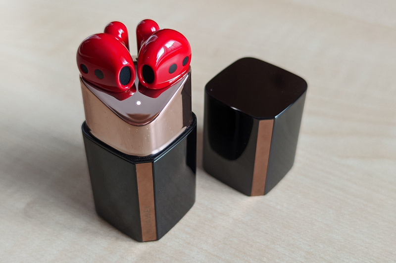 ChTechnium's tweet photo. Die HUAWEI FreeBuds Lipstick mit Open-Fit Design überzeugen mit einem glasklaren Klang bei der Musik sowie Stimmwiedergabe sowie einem nie dagewesenen Tragekomfort. Mit Open-Fit Active Noise Cancellation 2.0  #ANC #Audio #FreeBuds #Huawei #Kopfhörer

https://t.co/doGKOwl5Ba https://t.co/NZyJOKVMR1