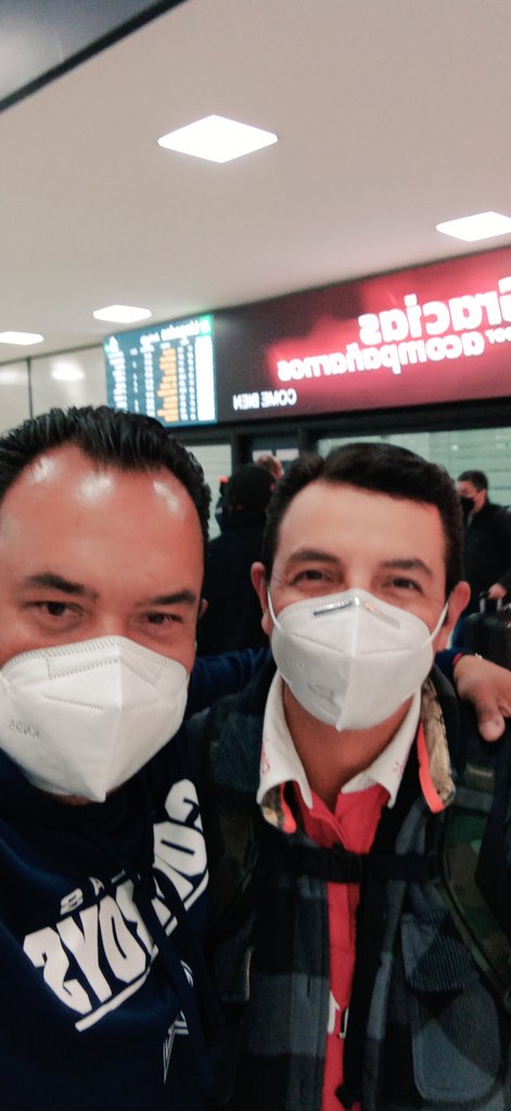 hiramrueda's tweet photo. @iradmercado Quería una frase que definiera la Amistad, pero creo que la mejor es la que sale del ❤️, agradezco al creador por contar con la suya 🙏🏻, Srrrrrrrr, le deseo la más feliz nueva vuelta al ☀️. Muy feliz cumpleaños 🎊🎉🎂 Estimado Amigo y hermano #IradMercado abrazo 🫶🏼 https://t.co/gnL0Vbv8cM