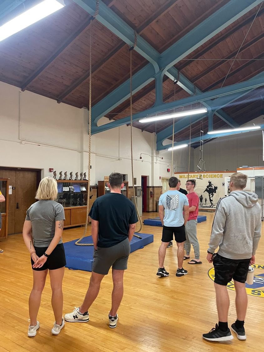 KU_ArmyROTC's tweet photo. Always pushing themselves, our Ranger Challenge Team practiced rope climbs today. Good technique and great motivation will help you get through the toughest obstacles.
#learntolead #3rdbdearmyrotc #3rdbrigadearmyrotc #3bde #leaderswanted #armyrotc #decidetolead #jayhawkbattalion https://t.co/A8DyK74MKP