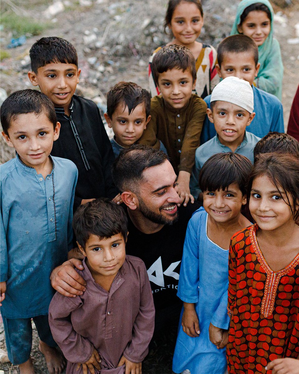 16m children have been affected by the #Pakistan floods. The 72 worst-hit districts already had impaired growth &amp; development for children. Now with the destruction of more than 18,000 schools, more children are bound to suffer.

Pledge your support now: justgiving.com/campaign/pakis…