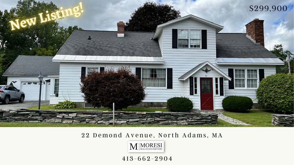 🚨New Listing!🚨
Beautiful corner lot duplex in the West End of North Adams! 
Two-car garage with extra storage, large level yard, and many updates. 

flexmls.com/share/7ZIkD/22…

#duplex #newlisting #cornerlot