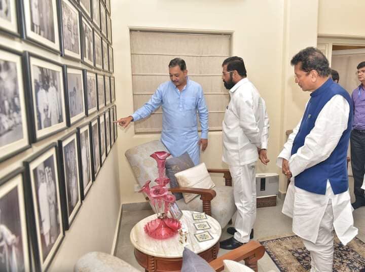 mieknathshinde's tweet photo. दिल्ली दौऱ्यावर असताना आज मराठा समाजाचे नेते आणि स्वराज्य संघटनेचे अध्यक्ष @YuvrajSambhaji यांची त्यांच्या दिल्लीतील निवासस्थानी सदिच्छा भेट घेतली. या भेटीत मराठा समाजाच्या अनेक प्रलंबित मागण्यांबाबतही सविस्तर चर्चा करण्यात आली. https://t.co/pbZtI3iwpB