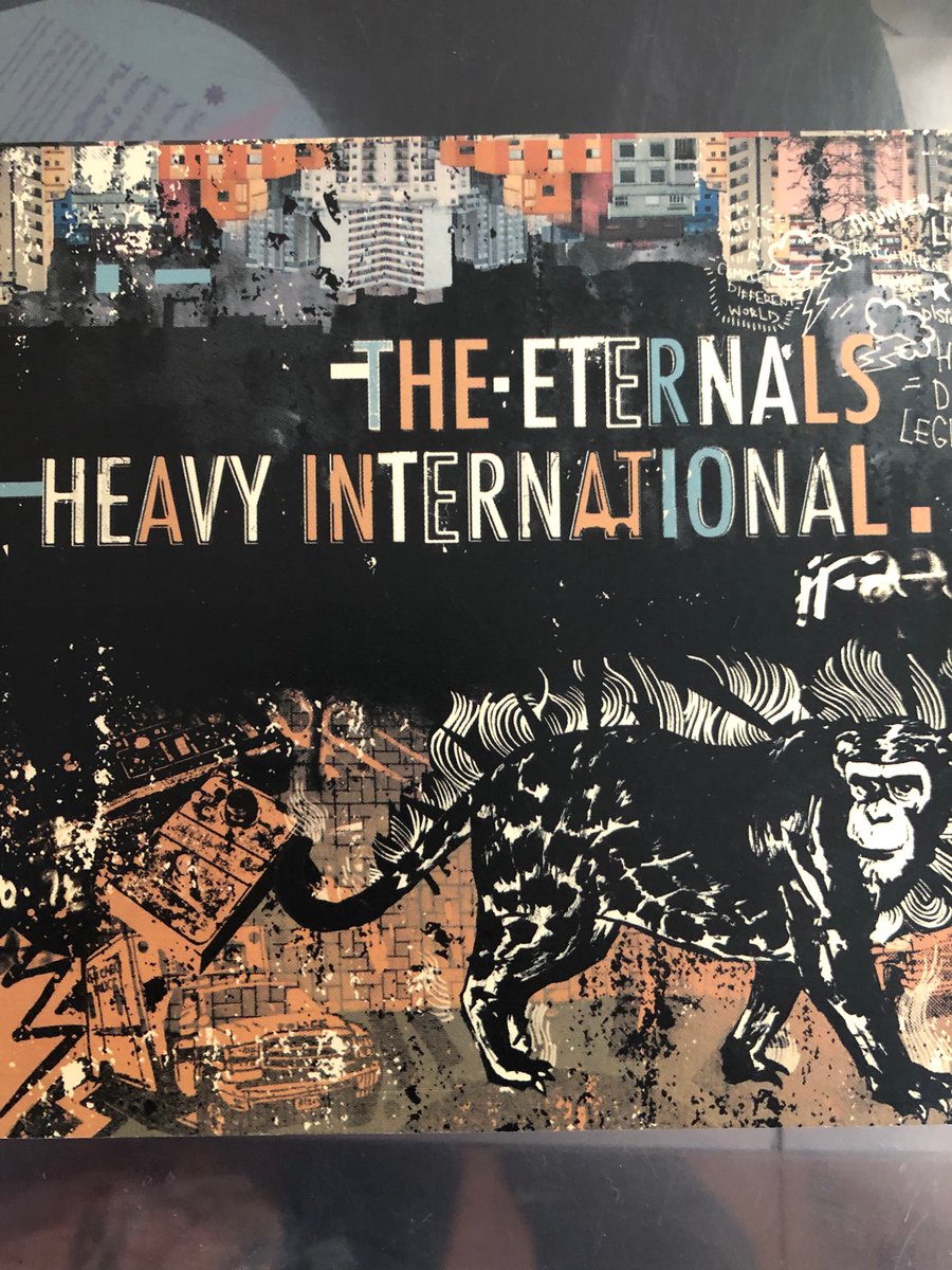Félicitations @finalshow Il s’agissait bien d’un album de The Eternals «Heavy International» sorti en 2007 chez Aesthetics. Un projet où l’on retrouve John Herdon. J’ai sorti un titre d’eux sur Bucolique vol.2 et je les avais fait tourné avec Audioroom