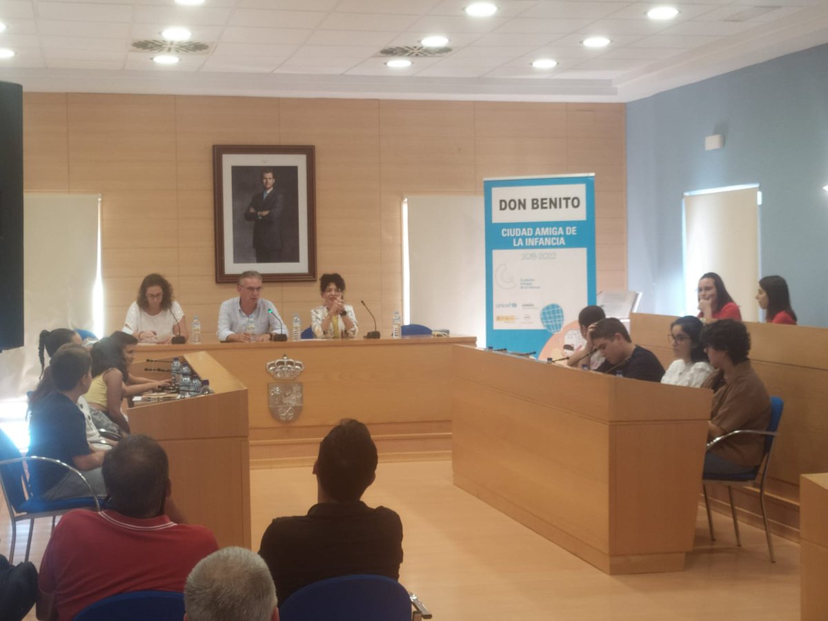 gitanos_org_ext's tweet photo. En la tarde de ayer, nuestra alumna del programa #Promociona de #FSGDonBenito y consejera del organismo, Raquel, volvió a reunirse en el tercer encuentro que se convocó desde el #CREPIA (Consejo de participación de la Infancia y la Adolescencia de Extremadura).🥳
@Ayto_DonBenito https://t.co/zpnRaZvf3N