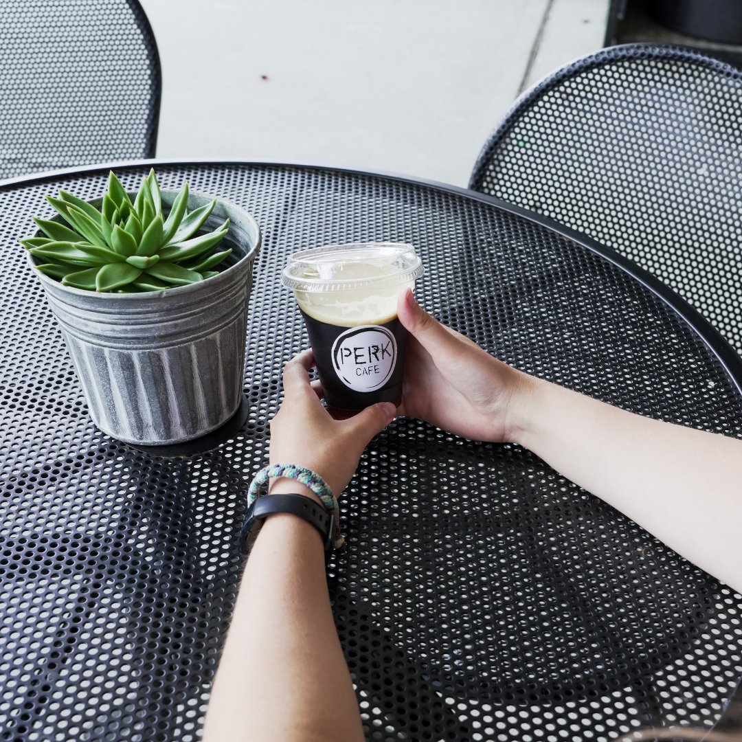 perkcafenj's tweet photo. POV: You're admiring your #nitrobrew from Perk ☕ This can be you!
Try our nitro today: https://t.co/rHSXyaIFvH
#nitro #coldbrew #coldbrewcoffee #njcafe #njcoffeeshop #newjerseycoffee #jerseyshore https://t.co/m6LWqpkGTJ