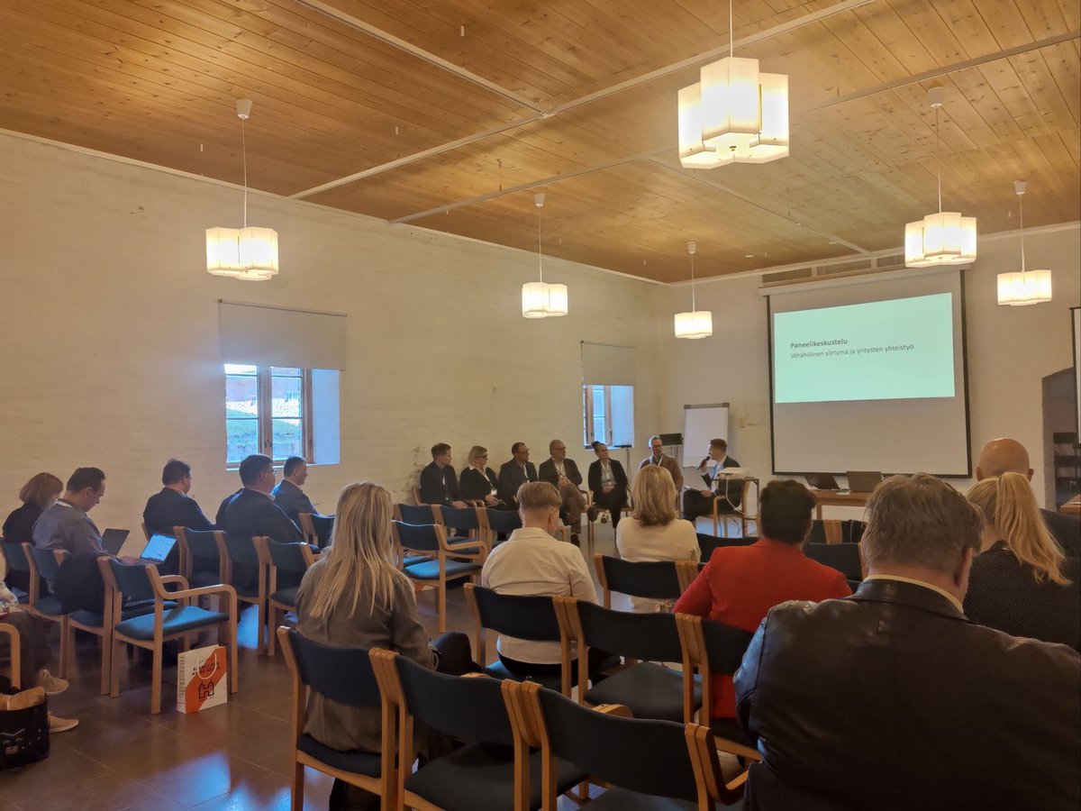 sixfinland's tweet photo. SIXNET oli kiertueella eilen ja tänään Hämeenlinnassa, teemana vastuullinen ja kestävä liiketoiminta.
Suurkiitos antoisista keskusteluista! Näistä saimme hyviä eväitä verkoston toimiksi ja sen kehittämiseen.
#SIXFinland #SIXNET https://t.co/wZsDQCCtrO