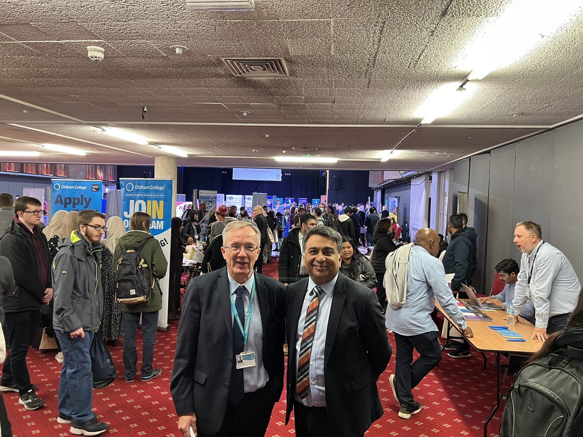 k4shf's tweet photo. Absolutely amazing event constant crowd brilliant work @EmployOldham 👍 great to bump into @Harry1Catherall #oldhamhour #GOWjobsfair22 https://t.co/5X9Cnq8r23