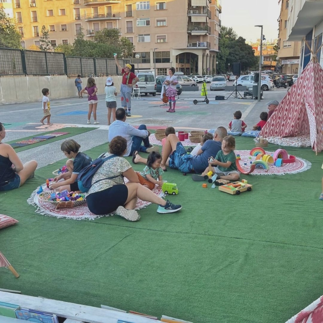 ajuntpalma's tweet photo. 📸 Fotografies de la #SetmanaEuropeadelaMobilitat
✅ Activitats com #ParkingDay, #RutesSaludable, #DiaEuropeuSenseCotxes, #Museubus o #Rodabarris
🗓️ Fins al 1/10
🗣️ Descobreix-les totes a: https://t.co/Fc2FLx8yMi
#SEM2022 https://t.co/HU8mcvhAbb