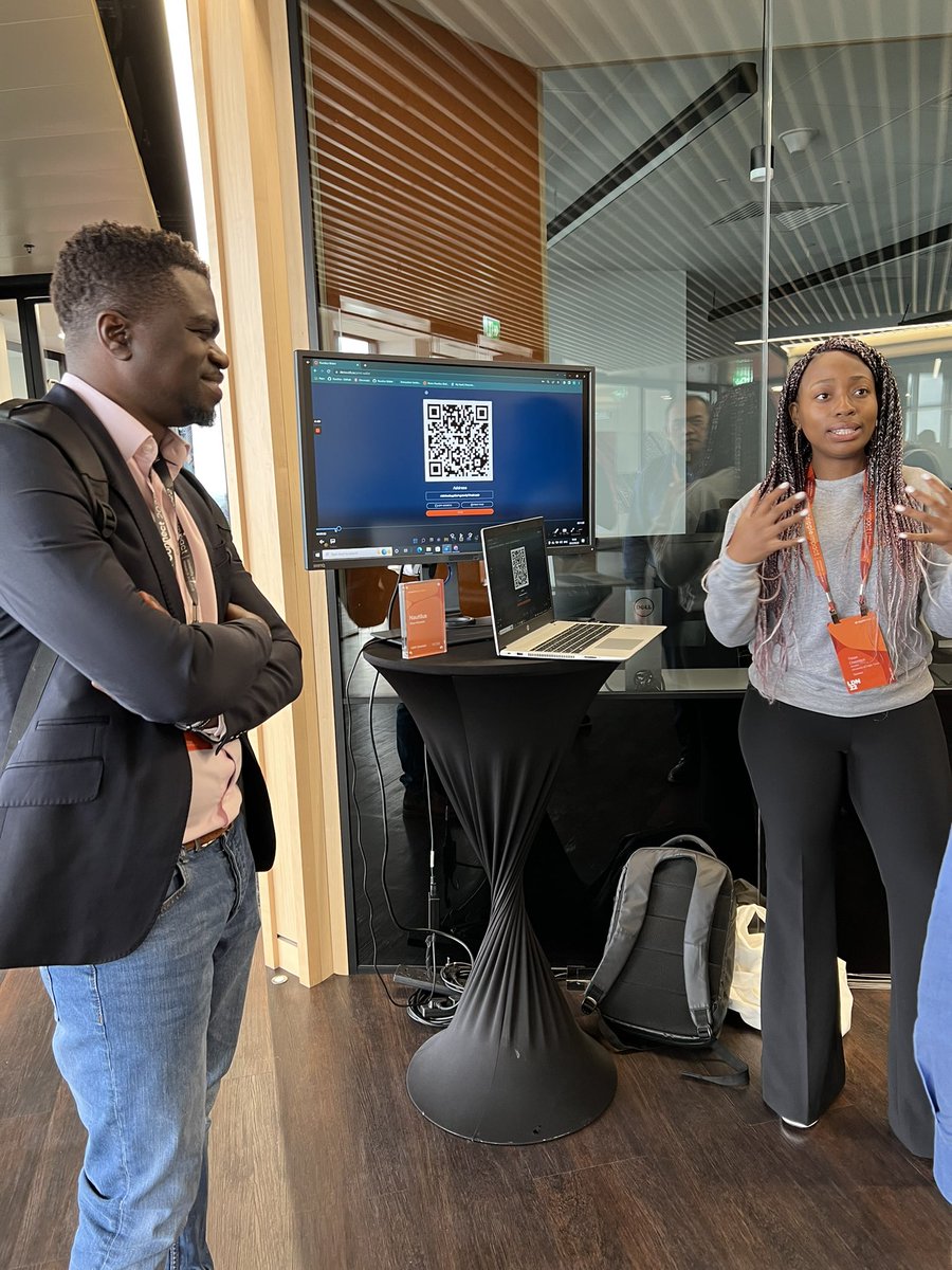 UKCBT_org's tweet photo. @PeerkatOfficial, Blockly2Hooks, Nautilus and Evernode giving demos at @uclcs for #UBRIConnect! https://t.co/e7m9A3i5yh