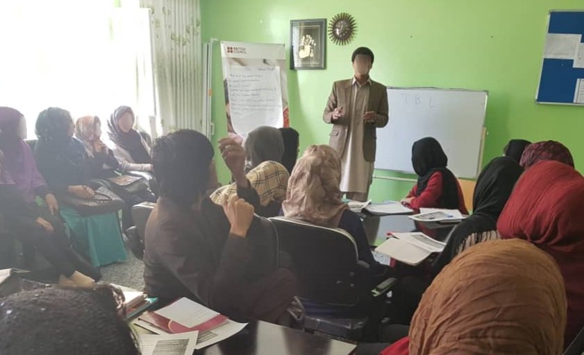 AtRiskTeachers's tweet photo. A classroom full of #AfghanWomen all making the most of the opportunity to learn. #BritishCouncil's legacy in 🇦🇫 should have been all the #WomenAndGirls our programmes benefitted. Instead it's the teachers we left behind.
#AtRiskTeachers #EDI
@FCDOGovUK @trussliz @ukhomeoffice https://t.co/YPeQpvqMQX