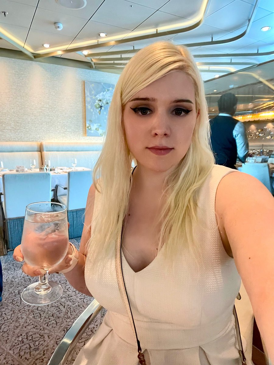 🏳️‍⚧️ Amanda Rae 🏳️‍⚧️ on Twitter: "Have brunch with me? 👉👈"