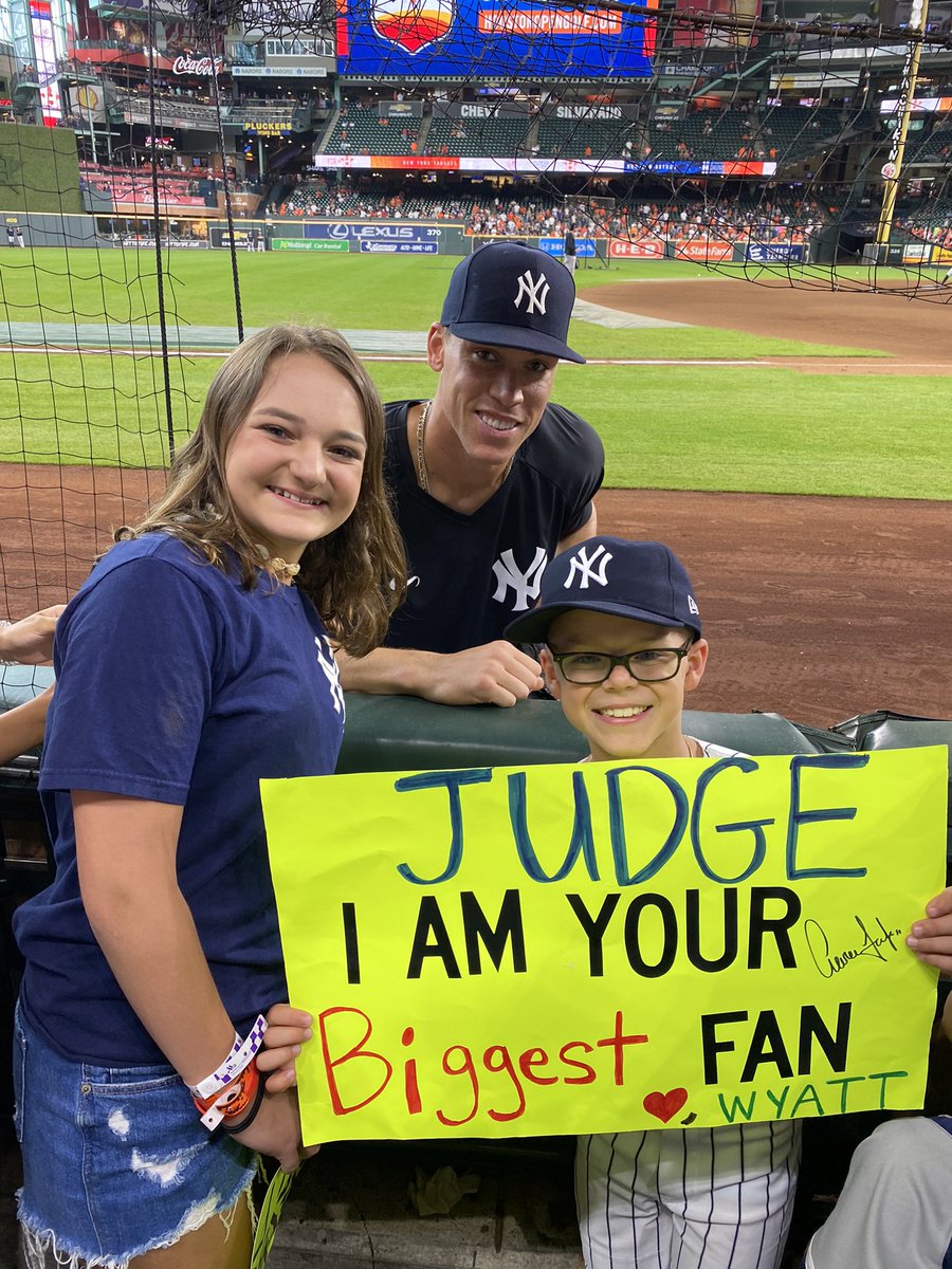 MelissaGarbade's tweet photo. Wyatt has looked up to @TheJudge44 since his @Yankees debut.Writing a letter when he was 5,the excitement of getting his 1st baseball card,dressing as him for Halloween & a dream meeting him twice!Watching his historic season has been incredible!Thank you Aaron @AllRiseOfficial https://t.co/FYSF93vBje