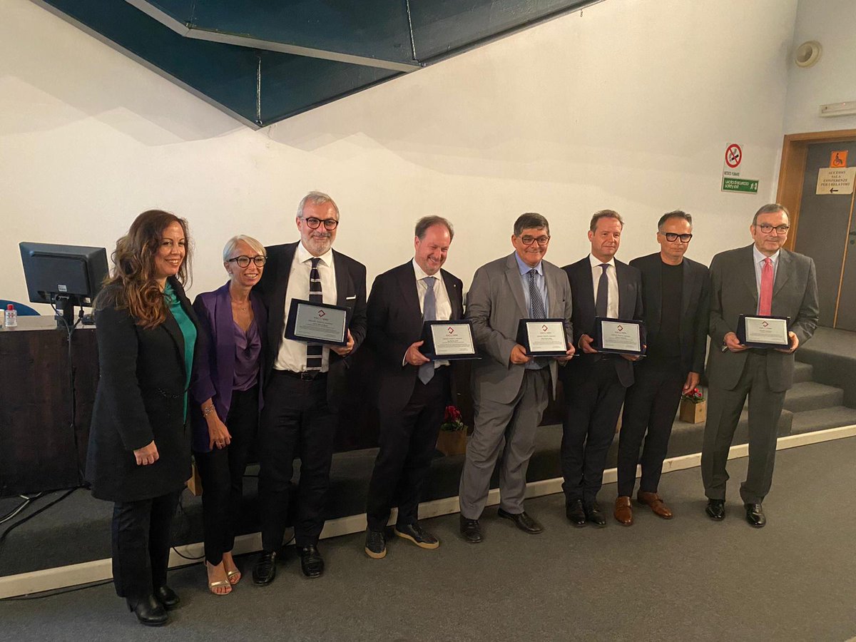 PortOfVenice's tweet photo. #RemtechExpo
🏆..And the winner is...
Porti di Venezia e Chioggia!
Siamo stati premiati con lo
#SmartPortsAwards!
Oggi, nel corso della Conferenza Nazionale #SmartPorts
LEGGI LA NEWS
https://t.co/Teb3fBSkn0 https://t.co/hIHzvPyOZA