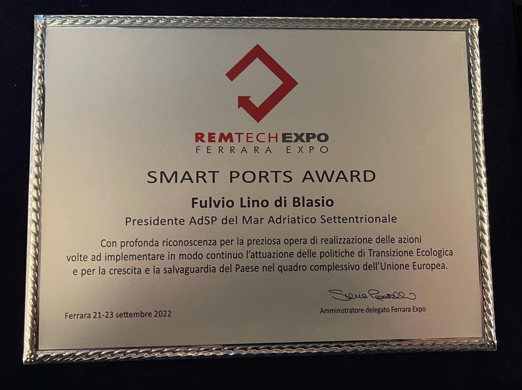 PortOfVenice's tweet photo. #RemtechExpo
🏆..And the winner is...
Porti di Venezia e Chioggia!
Siamo stati premiati con lo
#SmartPortsAwards!
Oggi, nel corso della Conferenza Nazionale #SmartPorts
LEGGI LA NEWS
https://t.co/Teb3fBSkn0 https://t.co/hIHzvPyOZA