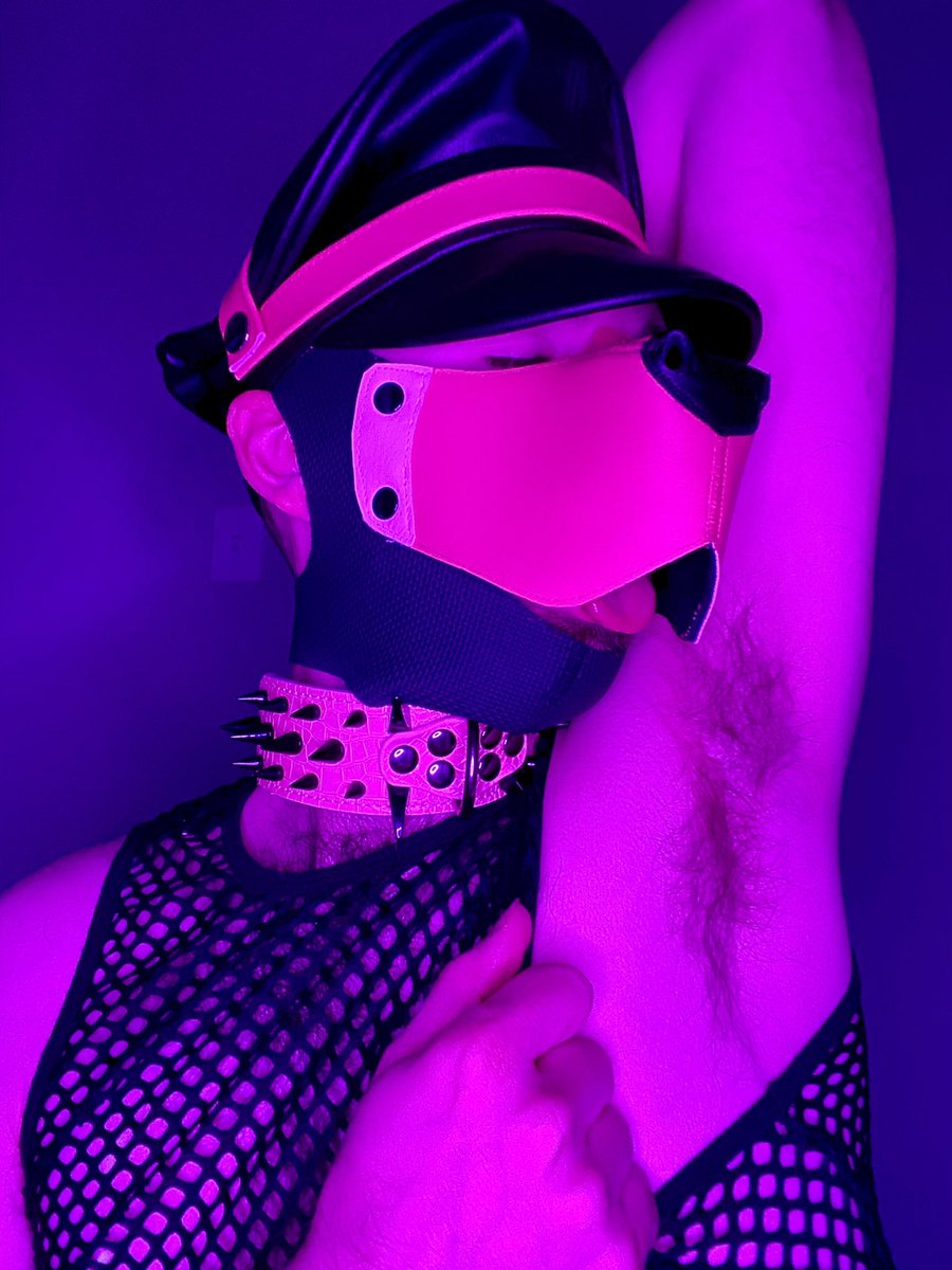 *sniff sniff*
*pant pant pant*
Arrrooooooo! 🥵👅💦