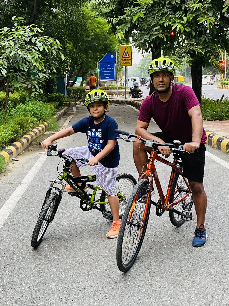 kundan_ias's tweet photo. Our roads not only need #cleanercars but #fewercars. Experience your route without a car on this #worldcarfreeday. I have left my #car in the #garage today, #haveyou?
#RoadSafety #alternatemodes #takeabus #walk #cycle #parkthecar #ditchthecar https://t.co/CcZVOHxRYG