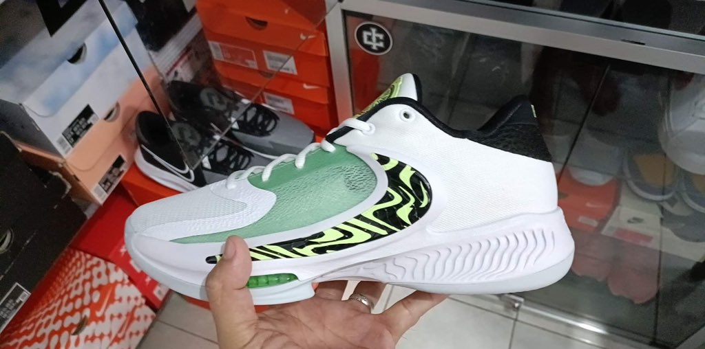netalmazannn's tweet photo. di nak pagtalnaen ti animal nga sapatos 🫠🫠🫠 https://t.co/GDlS6tnhqE