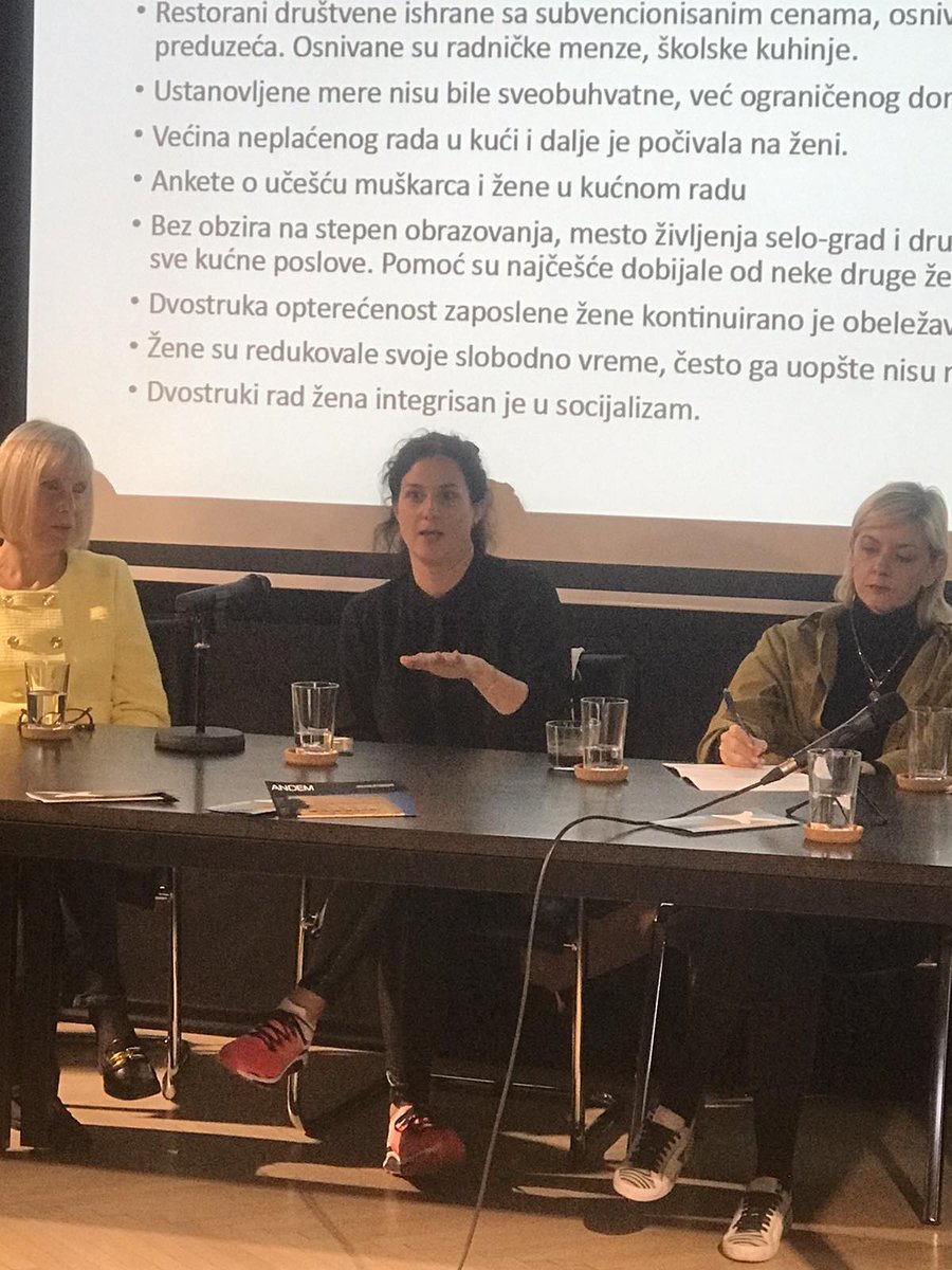 IFDT_Beograd's tweet photo. @sonjaavlijas gobori na okruglom stolu "Žene i rad" u okviru treće letnje škole ANgažovanja i DEMokratije #ANDEM
#AngazovanaMisao #EngagedThought #IFDT #ANDEM2022 #zene #rad #rod @USEmbassySerbia @Ekonomski https://t.co/wrVxp5UZOv