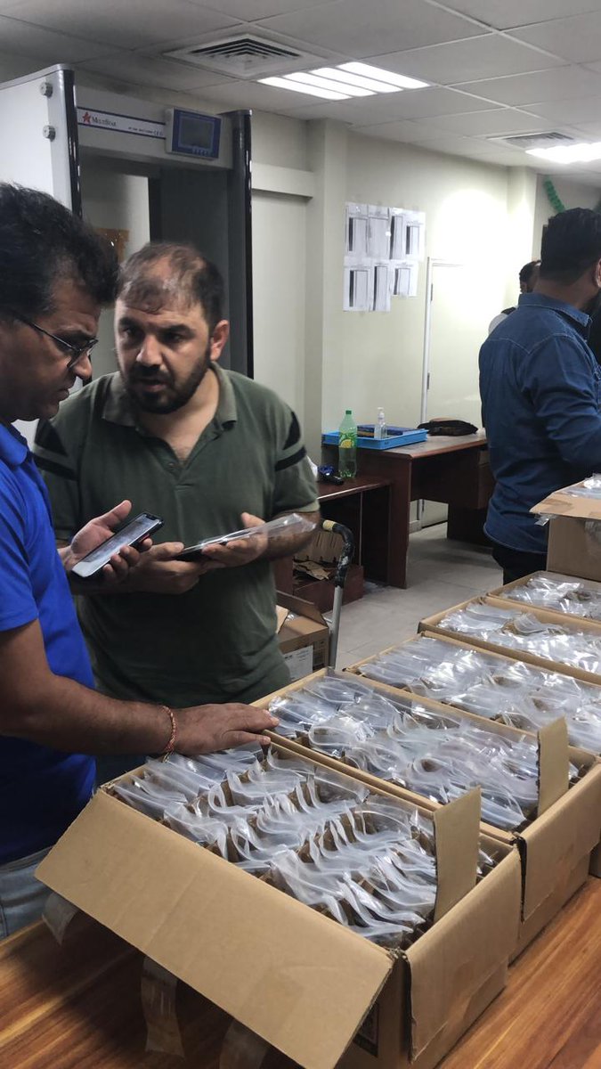 RehandelByM's tweet photo. Live weekly auction from Rehandel is happening in the Dubai warehouse! 📢📢📢📢 Bid for the wide range of used Android models available in bulk at reasonable prices. 

#RehandelByMercantile #ReadyStock #BulkSale #B2B #BulkPurchase #WholesaleMarket #UsedPhones

1/2 https://t.co/NJgqsFtuFZ