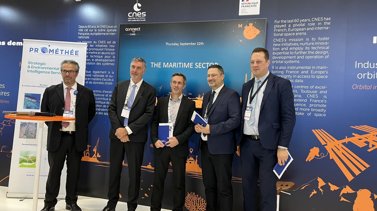 Signature d’un partenariat <a href="/CNES/">CNES</a> <a href="/SGMer/">Secrétariat Général de la Mer 🇫🇷</a> <a href="/PoleMerBA/">Pôle Mer Bretagne Atlantique</a> <a href="/PoleMerMed/">Pôle Mer Méditerranée</a>, fruit d’une longue collaboration entre les différents acteurs.
Cette convention va permettre d’aller plus loin dans l’exploitation des données et des applications spatiales au service du secteur maritime.
#IAC2022