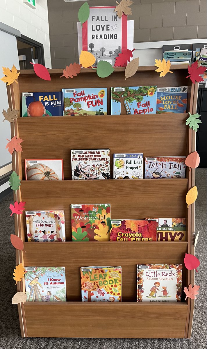 OODLibrary's tweet photo. Happy first day of Fall! Check out some Fall-themed books and cozy Autumn reads in the OOD library! @HDSBLibraries @oodps1 #fallinlovewithreading https://t.co/QJoDGykDRv