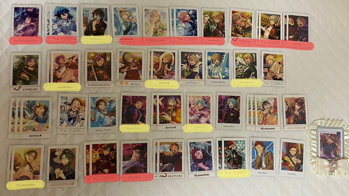 mimimi_mama_03's tweet photo. 【交換】あんスタ ぱしゃこれ ぱしゃっつ idol3.4.5.7 箔押し 特典

譲）英智.渉.��李.弓弦.北斗.真.奏汰.翠.鉄虎.忍.一彩.巽.マヨイ.凪砂.日和.茨.宗.みか.ひなた.ゆうた.零.薫.晃牙.アドニス.友也.なずな.創.光.敬人.紅郎.颯馬.司.レオ.泉.凛月.嵐.つむぎ.宙.斑.陣.章臣（画像1〜5）

続きます↓ https://t.co/dERxL8oXcq