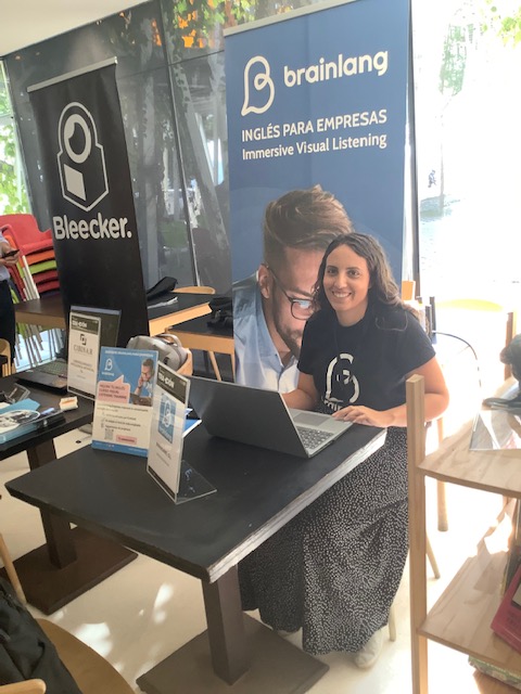 BrainLangVL's tweet photo. El equipo de #Brainlang durante la jornada del del programa #Traccion22 del @infoRMurcia @Empresa_RM, uno de los más importantes eventos de networking para startups y empresas.
#Brainlangapp #doitinenglish #visuallistening #emprendedores #empresas #murcia
#innovacion #startups https://t.co/NgekCRR9lX
